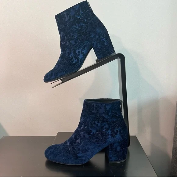 Authentic Stuart Weitzman booties - Picture 2 of 7